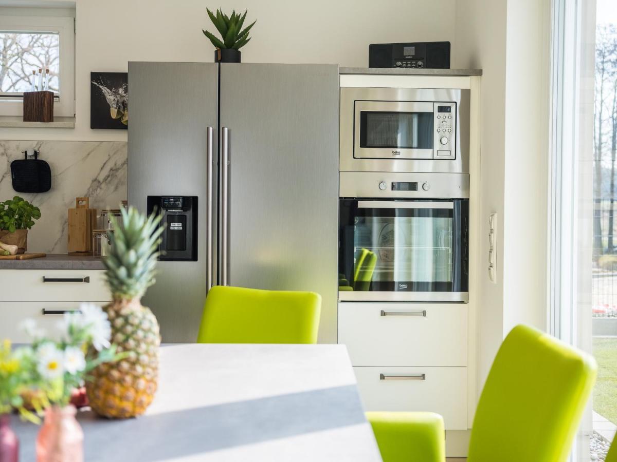 Ferienhaus für die ganze Familie - Kamin-Sauna-See Krakow am See Exterior foto
