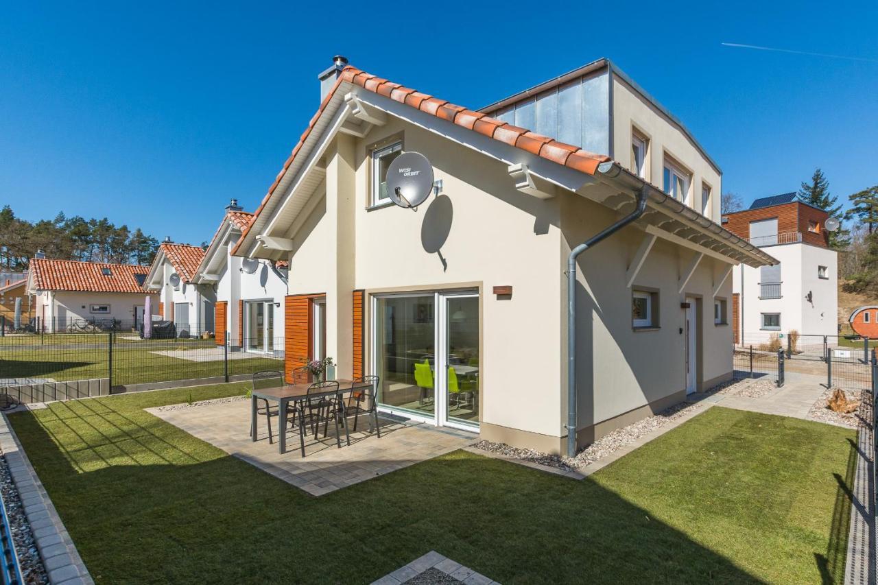 Ferienhaus für die ganze Familie - Kamin-Sauna-See Krakow am See Exterior foto